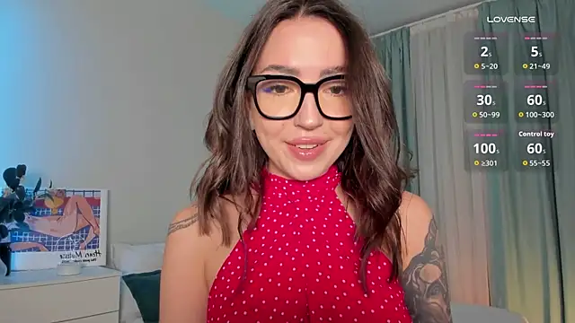 Snapshot of Oh_My_Dianee chatting on 25, 10, 2025 Oh My Dianee online show from 25, 10, 2025