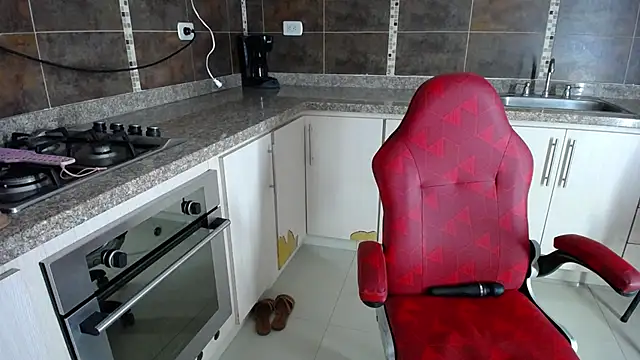 anna alvarez online show from 25, 2, 2025