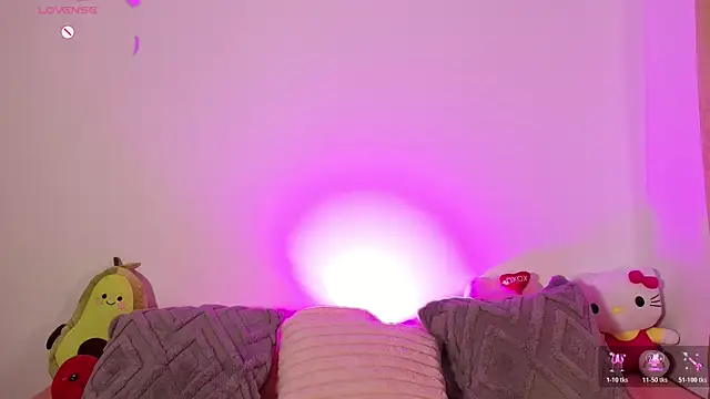 Snapshot of CheryelFox chatting on 24, 10, 2025 CheryelFox online show from 24, 10, 2025