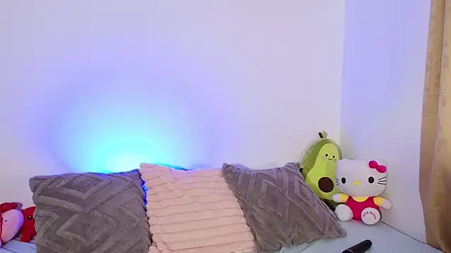 Snapshot of CheryelFox chatting on 8, 11, 2025 CheryelFox online show from 8, 11, 2025