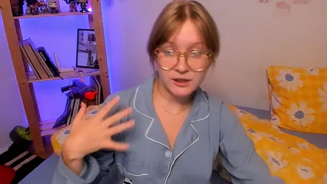 Snapshot of leazy_peazy chatting on 22, 9, 2025 leazy peazy online show from 22, 9, 2025