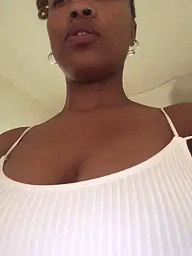 Snapshot of SZA_Doja chatting on 2, 12, 2024 SZA Doja online show from 2, 12, 2024