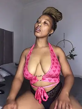 Snapshot of SZA_Doja chatting on 13, 12, 2024 SZA Doja online show from 13, 12, 2024