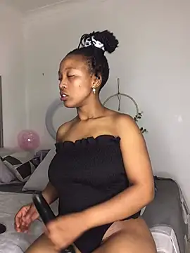Snapshot of SZA_Doja chatting on 17, 1, 2025 SZA Doja online show from 17, 1, 2025