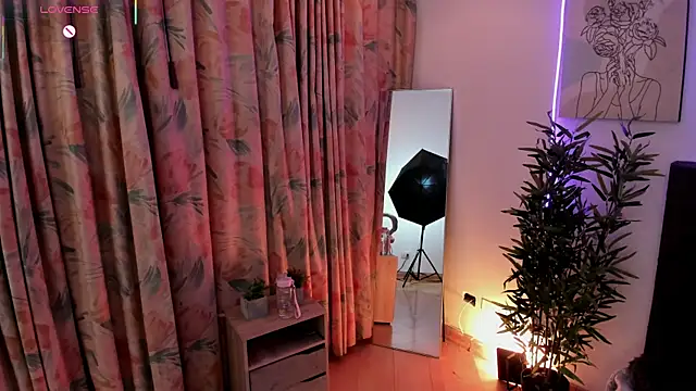 Snapshot of aisha_bx chatting on 5, 2, 2025 aisha bx online show from 5, 2, 2025