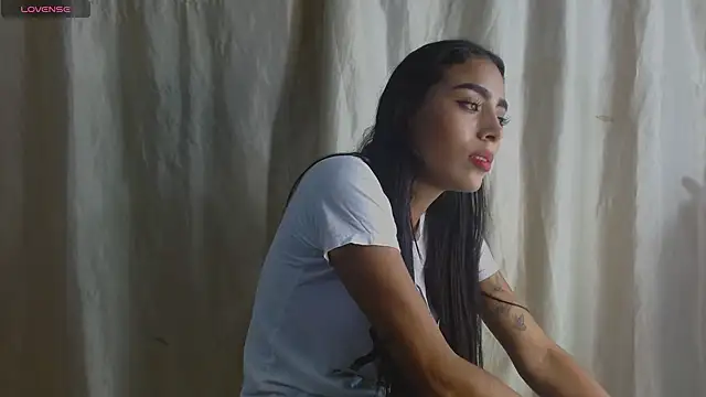 Snapshot of AntonellaAndNoah chatting on 5, 12, 2024 AntonellaAndNoah online show from 5, 12, 2024