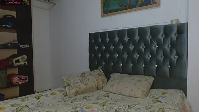 Snapshot of AntonellaAndNoah chatting on 17, 12, 2024 AntonellaAndNoah online show from 17, 12, 2024