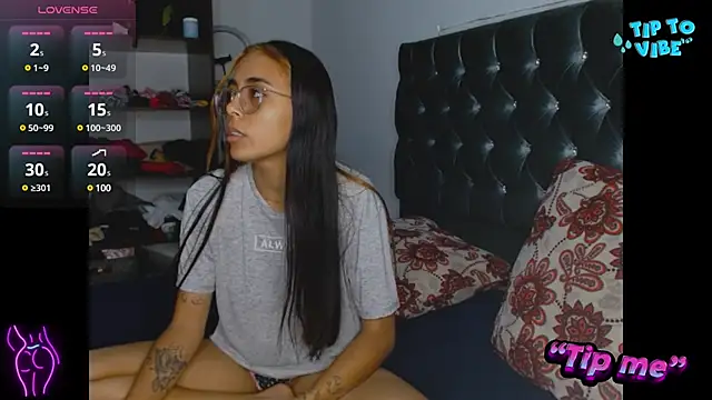 Snapshot of AntonellaAndNoah chatting on 6, 2, 2025 AntonellaAndNoah online show from 6, 2, 2025