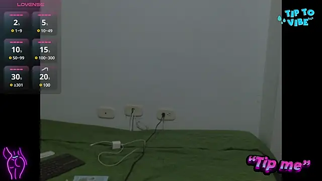 Snapshot of AntonellaAndNoah chatting on 8, 2, 2025 AntonellaAndNoah online show from 8, 2, 2025