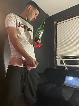 Snapshot of Chico_Bellaco chatting on 17, 12, 2024 Chico Bellaco online show from 17, 12, 2024