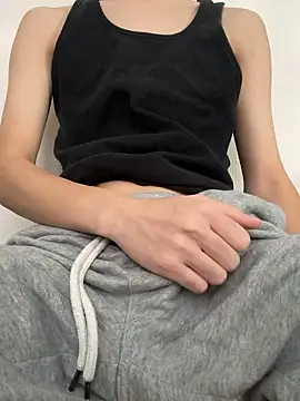 Snapshot of fyzz55555 chatting on 4, 12, 2025 fyzz55555 online show from 4, 12, 2025