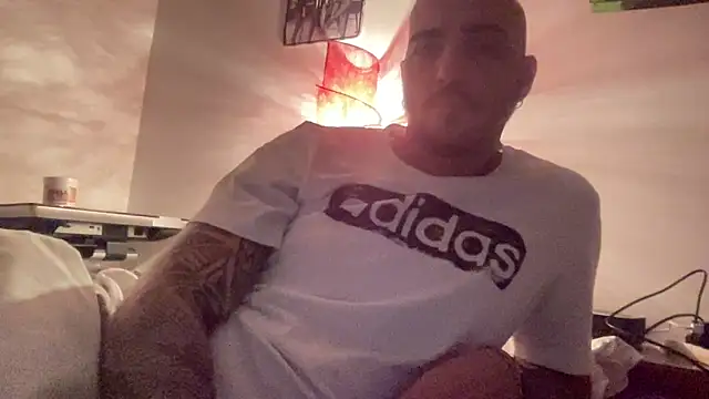 Snapshot of alessandromori91 chatting on 4, 12, 2025 alessandromori91 online show from 4, 12, 2025