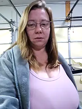 MsShelby40 online show from 4, 12, 2024