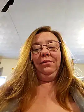 MsShelby40 online show from 13, 2, 2025