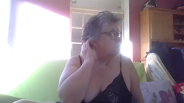 Vandeae44 online show from 2, 12, 2025