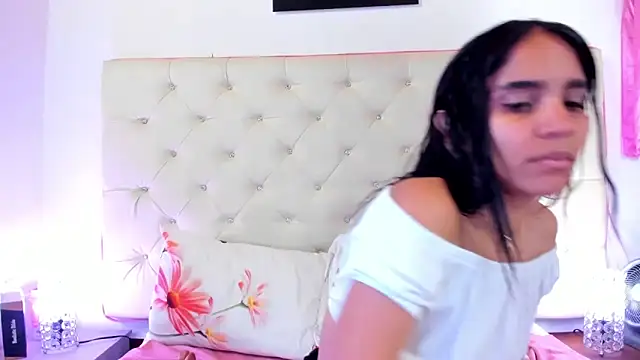 Snapshot of sophie_pariss chatting on 12, 2, 2025 sophie pariss online show from 12, 2, 2025