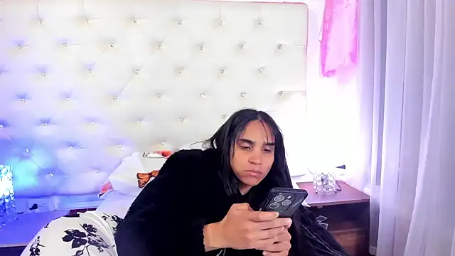 Snapshot of sophie_pariss chatting on 27, 2, 2025 sophie pariss online show from 27, 2, 2025