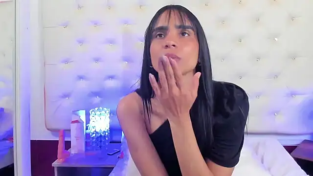 Snapshot of sophie_pariss chatting on 8, 3, 2025 sophie pariss online show from 8, 3, 2025