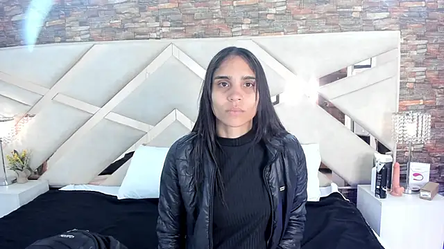 Snapshot of sophie_pariss chatting on 13, 9, 2025 sophie pariss online show from 13, 9, 2025