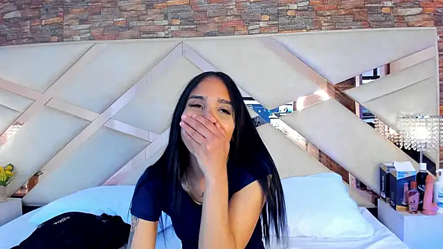 Snapshot of sophie_pariss chatting on 28, 9, 2025 sophie pariss online show from 28, 9, 2025