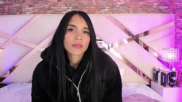 Snapshot of sophie_pariss chatting on 17, 10, 2025 sophie pariss online show from 17, 10, 2025