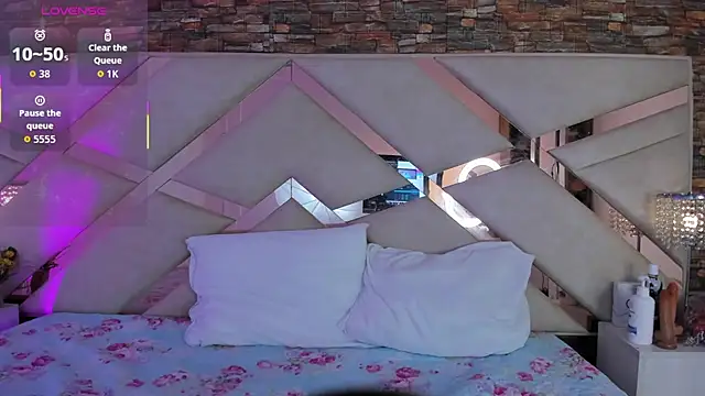 Snapshot of sophie_pariss chatting on 23, 11, 2025 sophie pariss online show from 23, 11, 2025