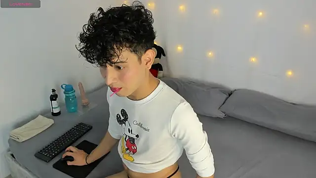 Snapshot of Benjamin_Buster chatting on 12, 12, 2024 Benjamin Buster online show from 12, 12, 2024