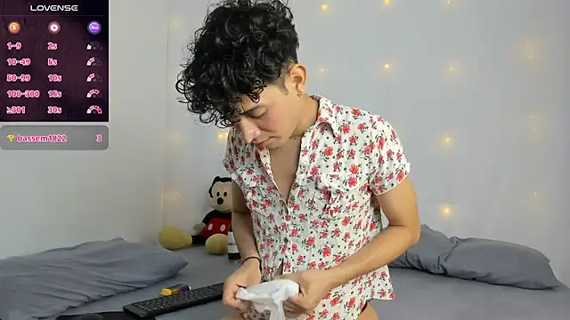 Snapshot of Benjamin_Buster chatting on 12, 12, 2024 Benjamin Buster online show from 12, 12, 2024