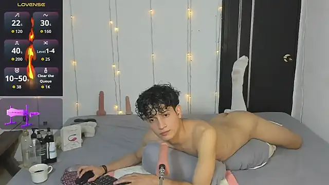 Snapshot of Benjamin_Buster chatting on 9, 10, 2025 Benjamin Buster online show from 9, 10, 2025