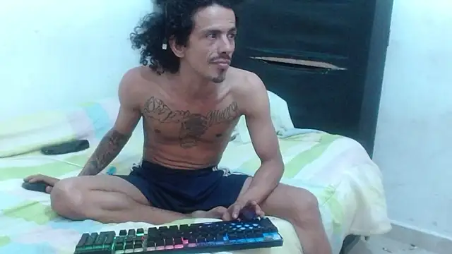 Snapshot of damian_bottom_bigcock chatting on 4, 12, 2024 damian bottom bigcock online show from 4, 12, 2024