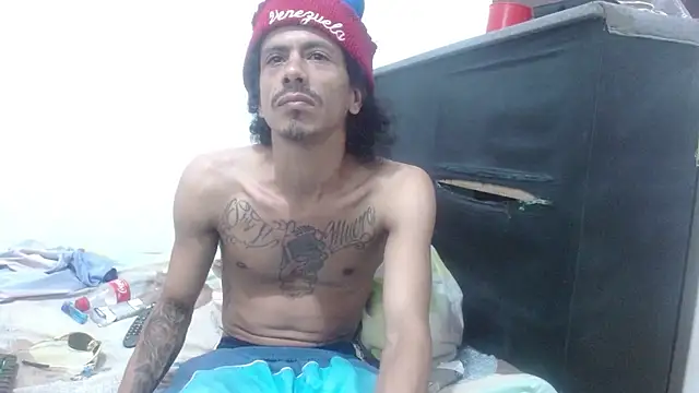 Snapshot of damian_bottom_bigcock chatting on 7, 12, 2024 damian bottom bigcock online show from 7, 12, 2024