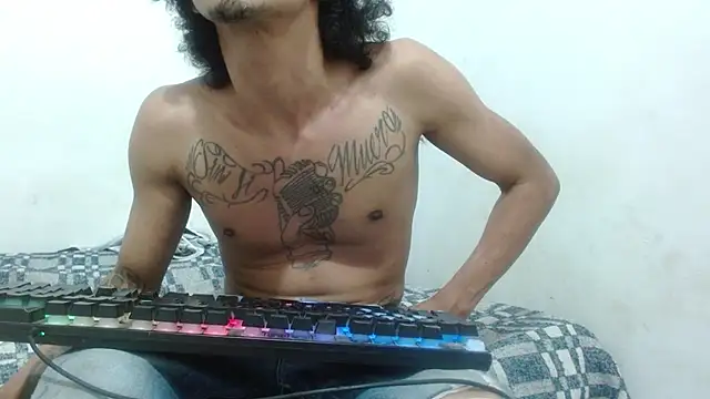 Snapshot of damian_bottom_bigcock chatting on 12, 12, 2024 damian bottom bigcock online show from 12, 12, 2024