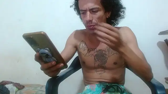 Snapshot of damian_bottom_bigcock chatting on 31, 12, 2024 damian bottom bigcock online show from 31, 12, 2024