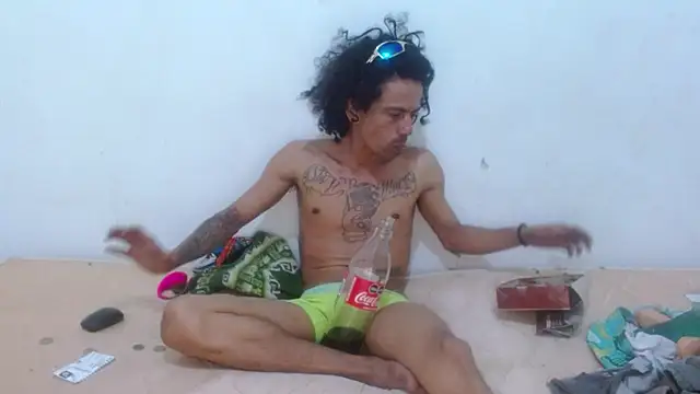 Snapshot of damian_bottom_bigcock chatting on 2, 1, 2025 damian bottom bigcock online show from 2, 1, 2025