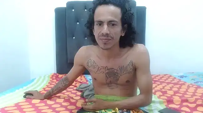 Snapshot of damian_bottom_bigcock chatting on 1, 2, 2025 damian bottom bigcock online show from 1, 2, 2025