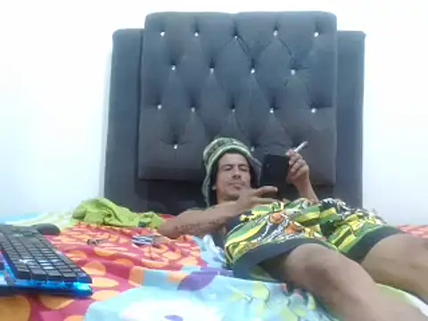 Snapshot of damian_bottom_bigcock chatting on 2, 2, 2025 damian bottom bigcock online show from 2, 2, 2025