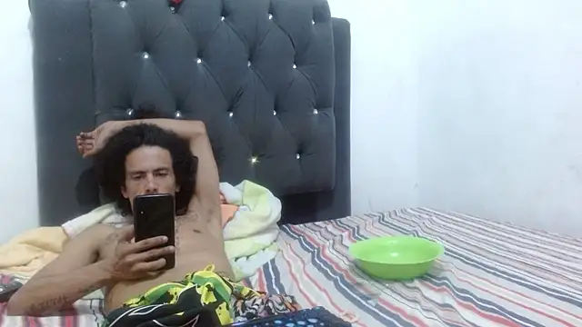 Snapshot of damian_bottom_bigcock chatting on 1, 3, 2025 damian bottom bigcock online show from 1, 3, 2025