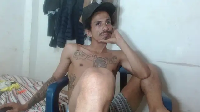 Snapshot of damian_bottom_bigcock chatting on 14, 12, 2025 damian bottom bigcock online show from 14, 12, 2025