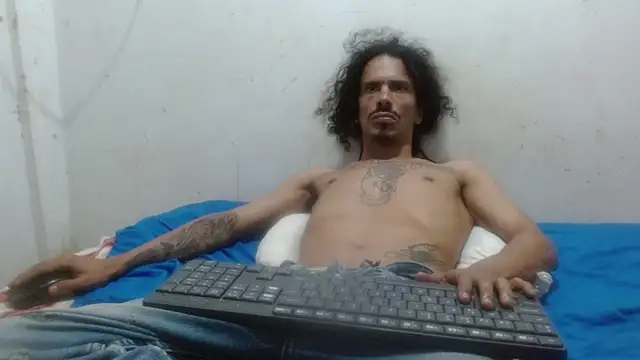 Snapshot of damian_bottom_bigcock chatting on 17, 12, 2025 damian bottom bigcock online show from 17, 12, 2025