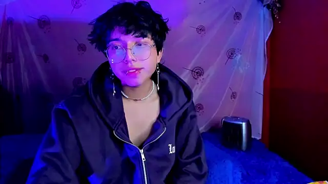 Snapshot of AnggelONfiree chatting on 8, 2, 2025 AnggelONfiree online show from 8, 2, 2025