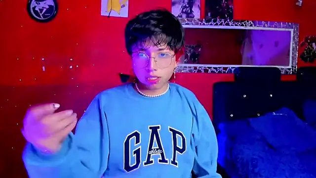 Snapshot of AnggelONfiree chatting on 18, 2, 2025 AnggelONfiree online show from 18, 2, 2025