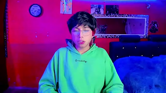 Snapshot of AnggelONfiree chatting on 12, 3, 2025 AnggelONfiree online show from 12, 3, 2025