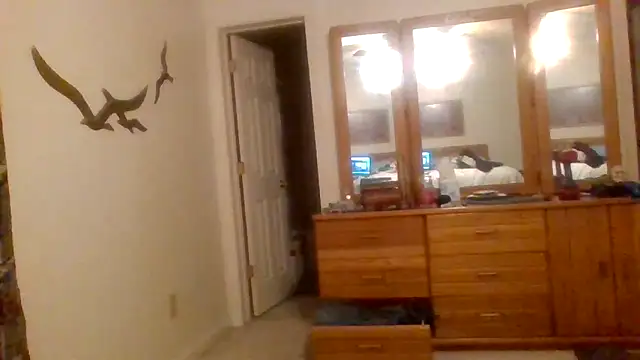 Snapshot of dcrick978 chatting on 10, 9, 2025 dcrick978 online show from 10, 9, 2025