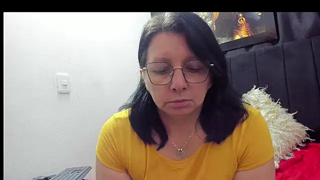 Evaaross 2345 online show from 19, 11, 2025