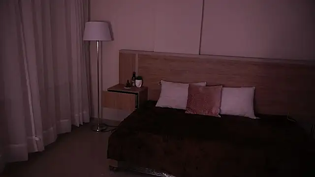 AliceShazaham  online show from 16, 2, 2025