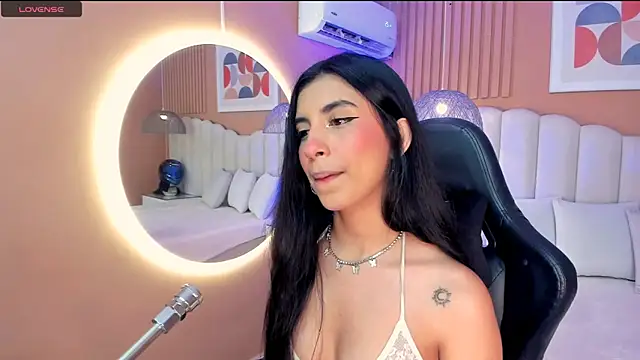 Snapshot of zia_cooper chatting on 20, 9, 2025 zia cooper online show from 20, 9, 2025