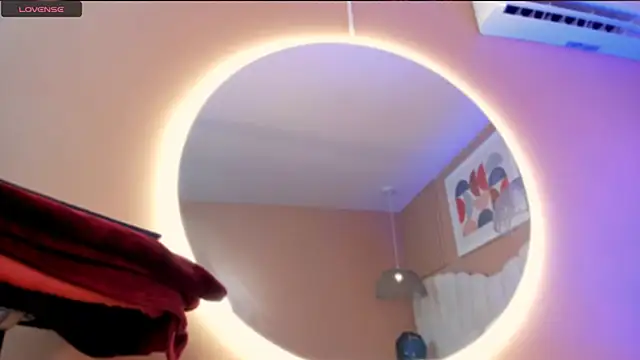 Snapshot of zia_cooper chatting on 8, 10, 2025 zia cooper online show from 8, 10, 2025