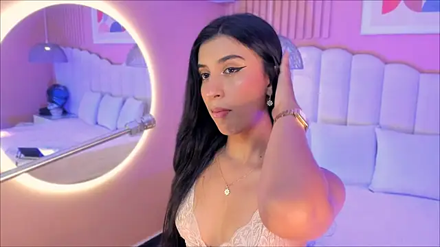 Snapshot of zia_cooper chatting on 25, 10, 2025 zia cooper online show from 25, 10, 2025