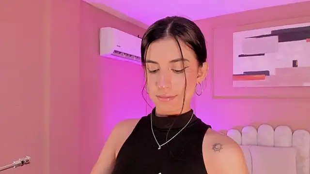 Snapshot of zia_cooper chatting on 18, 11, 2025 zia cooper online show from 18, 11, 2025