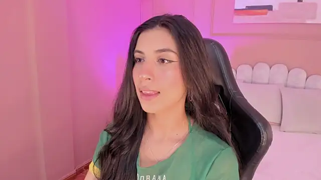 Snapshot of zia_cooper chatting on 19, 11, 2025 zia cooper online show from 19, 11, 2025